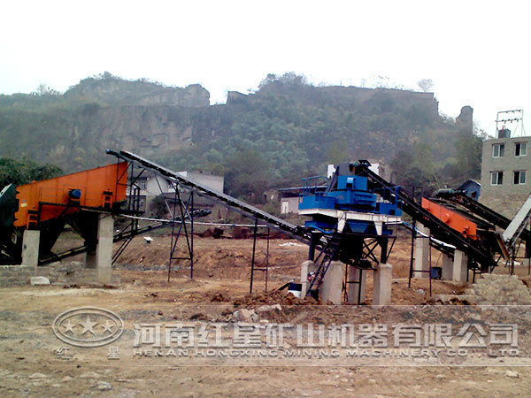 制砂生產(chǎn)線(xiàn)現(xiàn)場(chǎng) 制砂生產(chǎn)線(xiàn)現(xiàn)場(chǎng)