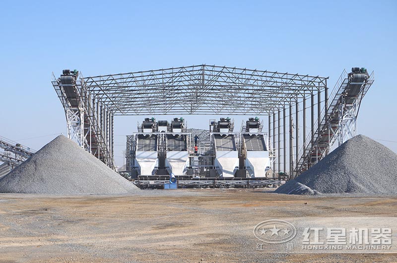 石灰石生產(chǎn)現(xiàn)場 石灰石生產(chǎn)現(xiàn)場